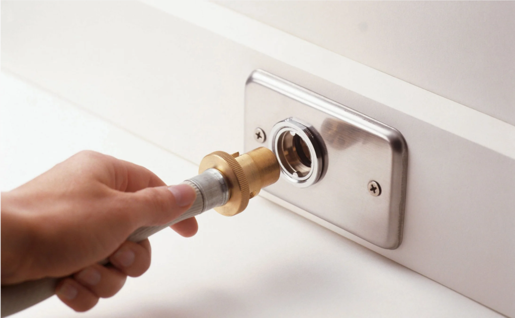 Gas Bayonet Fitting Installation: Connecting gas bayonet