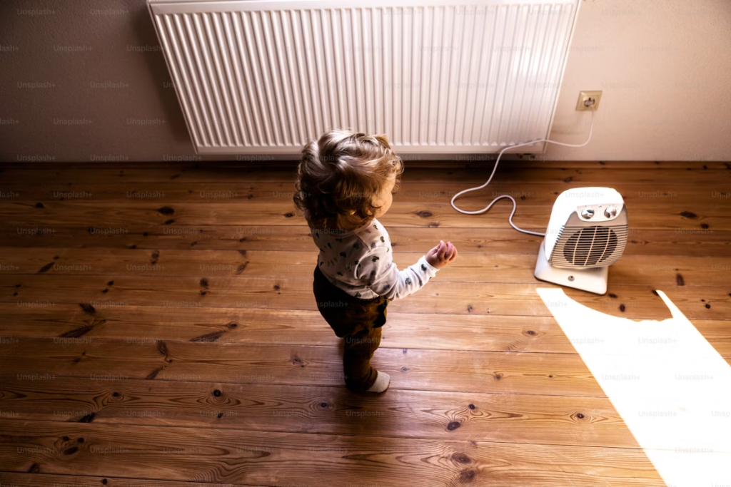 Gas bayonet fitting: a child and a heater.