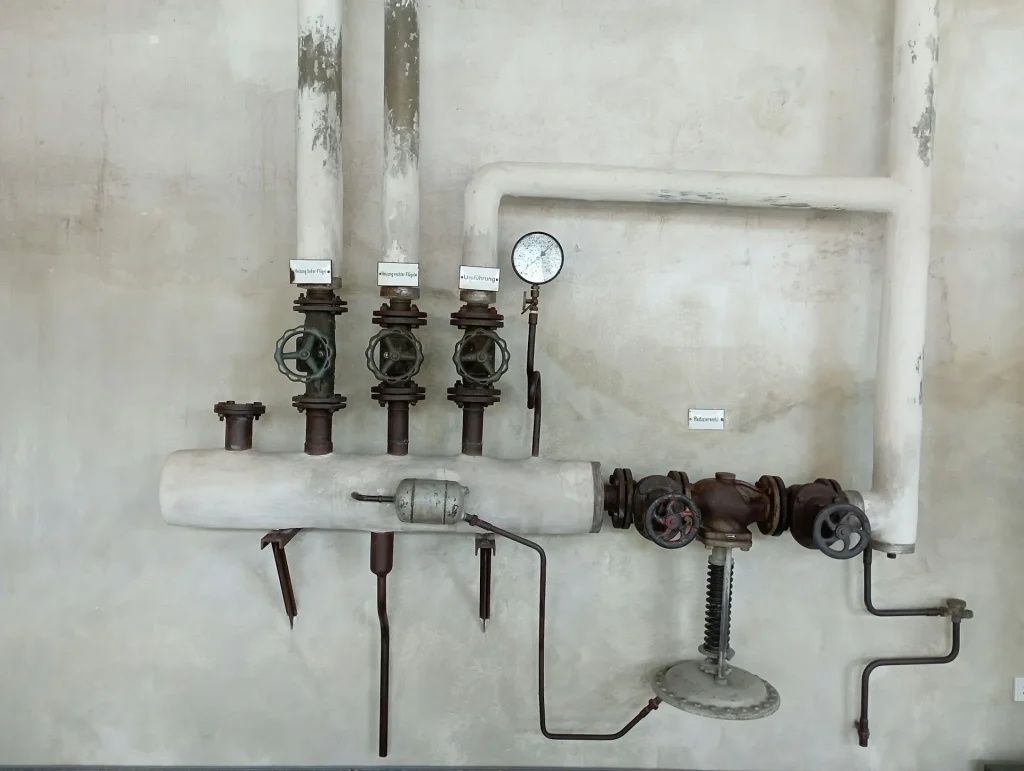 Illustration of the requirement of a natural gas connection in your area as a prerequisite for a gas hot water system