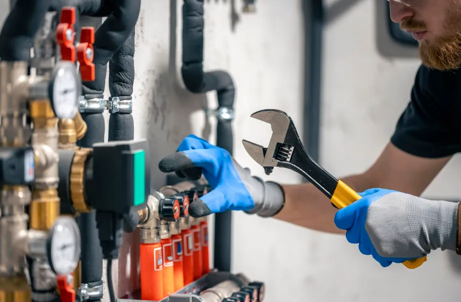 When your gas stove not lighting but clicking and you hear hissing, call a technician